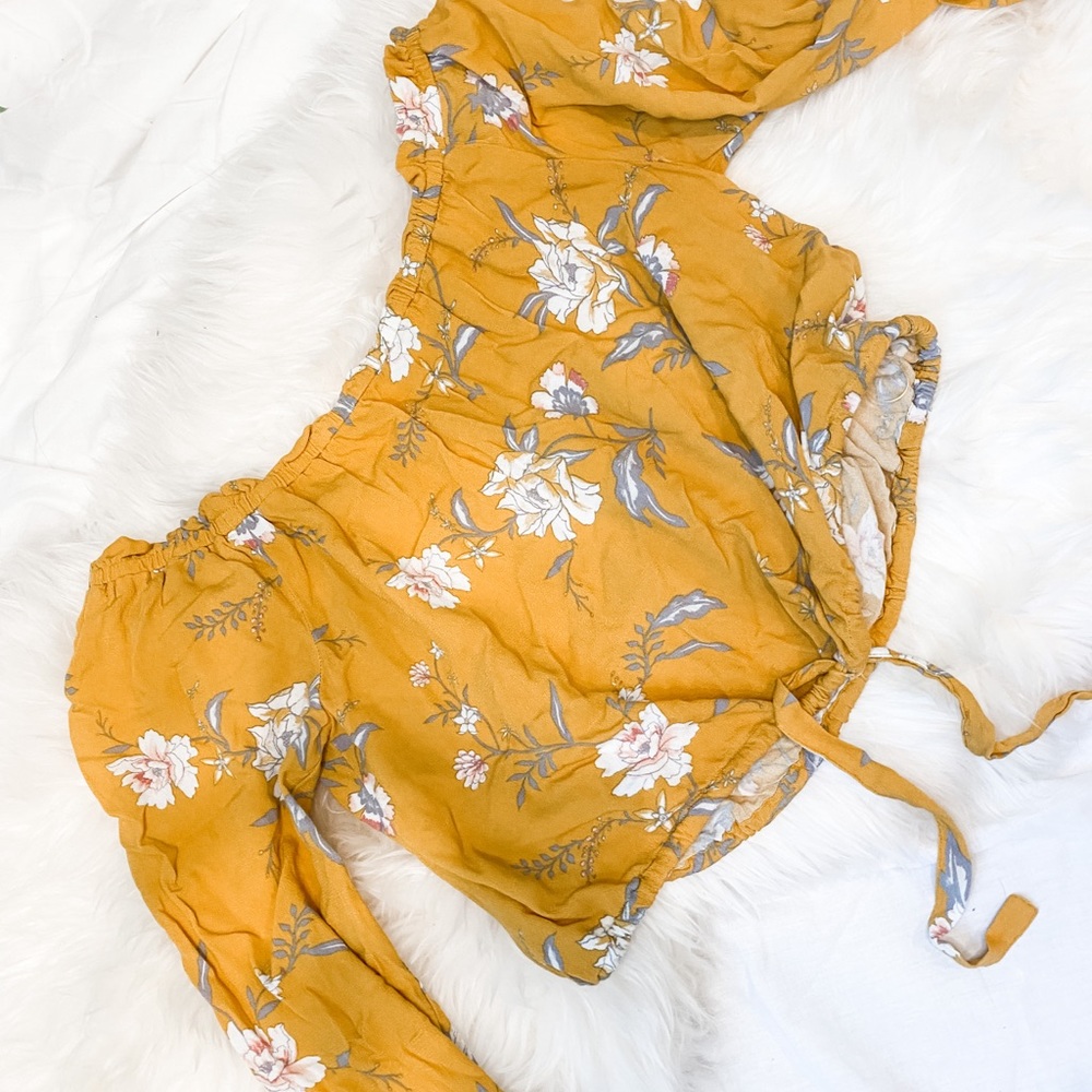 Off the Shoulder Cropped Shirt